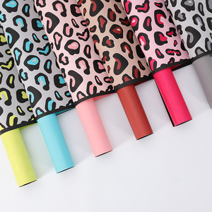 <span class=keywords><strong>Jungle</strong></span> Law Leopard Flower Papier d'emballage Imperméable Coréen Flower Shop Bouquet Papier d'emballage Matériel - Product Image 1