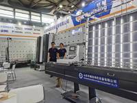 Machine de perçage et de fraisage CNC haute vitesse Huachuang pour la fabrication de fenêtres et de portes en aluminium/PVC/UPVC avec composants de moteur