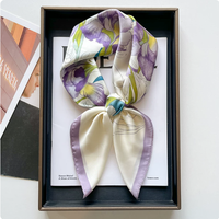 Op maat gemaakte digitale print bandana kunstprint satijn imitatie zijde bandana veelzijdige neksjaal reis tas decoratie bruiloft