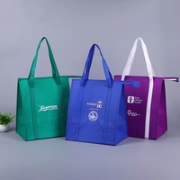 Sac isotherme réutilisable en non-tissé orange avec fermeture éclair et motif lettres pour livraison de repas, gâteaux et jus – Garde au chaud ou au frais