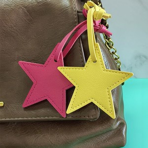 พวงกุญแจรูปดาวหนัง PU หลากสี น่ารัก จี้ห้อยกระเป๋าห้าแฉก อุปกรณ์ตกแต่งกระเป๋าถือ DIY ป้ายติดกระเป๋าเดินทาง ของขวัญ - Product Image 3