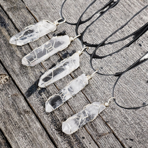 Pellocci - Cristal de Cuarzo Transparente Pulido con Forma Irregular, Gema Natural Personalizada para Colgante, Tendencia de Moda - Product Image 2