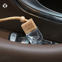 Diffuseur de parfum pour voiture en verre transparent de forme carrée, mini, rechargeable, 8 ml, 10 ml, avec bouchon en bois et logo personnalisé