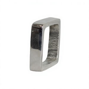 Anneau de serviette carré en argent plaqué, technique de moulage à la main, pour la décoration de table, avec logo - Product Image 1
