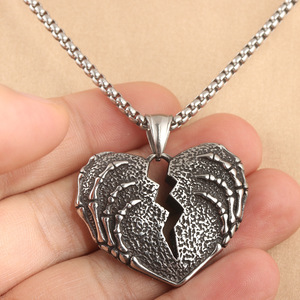 Pendentif en forme de cœur en acier inoxydable, design brisé, style punk pour hommes et femmes 231033 - Product Image 3