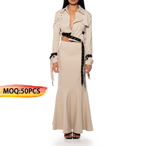 Set Due Pezzi da Donna Personalizzato OEM con Giacca Cargo a Maniche Lunghe con Colletto Dentellato e Gonna Lunga a Sirena - Product Image 1