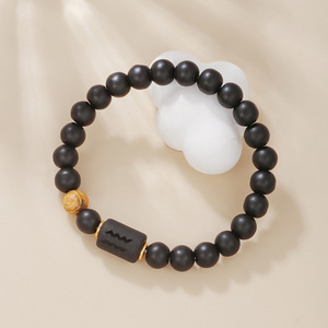 Brazalete Minimalista Chic de <span class=keywords><strong>Roca</strong></span> Volcánica Negra Mate con Doce Signos del Zodíaco para Mujer, Venta al por Mayor de Fábrica para Oficina/Trabajo - Product Image 2