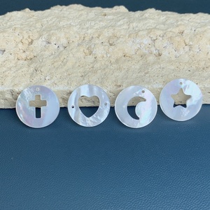 Venta al por mayor de concha de nácar natural moneda redonda Cruz corazón <span class=keywords><strong>Luna</strong></span> estrella colgantes encantos cuentas sueltas para la fabricación de joyas - Product Image 2