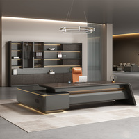 Meubles de bureau design luxe léger, table de direction E1, bureau de PDG en bois de haute qualité avec prise intégrée pour immeuble de bureaux
