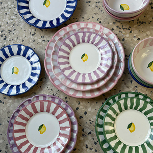 <span class=keywords><strong>Assiette</strong></span> en <span class=keywords><strong>céramique</strong></span> <span class=keywords><strong>italienne</strong></span> peinte à la main, motif citron, bord festonné coloré, vaisselle en grès, vente en gros OEM, assiettes en <span class=keywords><strong>céramique</strong></span> citron - Product Image 2