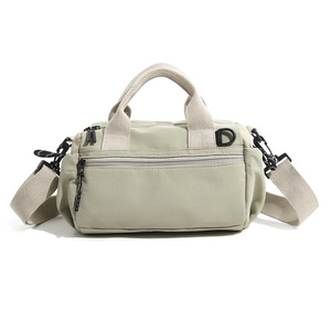 Sac bandoulière unisexe en nylon avec fermeture éclair et poche avant pour le sport et l'usage quotidien - Product Image 3