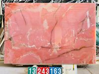 Plan de travail en onyx rose pour îlot de cuisine, meuble-lavabo pour villa, meubles en marbre, onyx rose naturel rétroéclairé