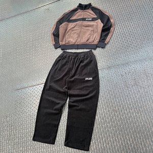 Survêtement en velours de luxe doux et de haute qualité, personnalisé en usine, pour homme, veste et pantalon en velours, ensemble de jogging en velours - Product Image 1