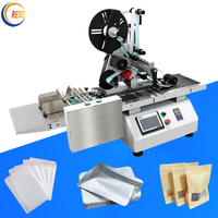 Machine d'étiquetage automatique pour sachets Mylar, sacs plats et cartes en papier