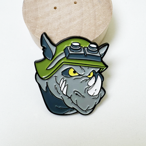 Cartone animato colore verde e grigio Design personalizzato in metallo artigianato distintivo di medie dimensioni di 1.5 "tinta nero smalto morbido spilla per i regali - Product Image 4