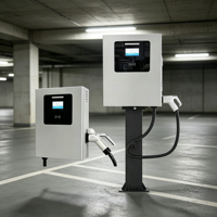 Unité de recharge murale DC 40 kW à réduction automatique de puissance pour véhicules électriques en milieu professionnel