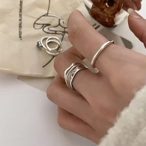 Nouveau Collier Tendance 2025 en Métal Brossé avec Cordon Noir Rétractable et Pendentif Géométrique Irrégulier Exagéré - Product Image 6