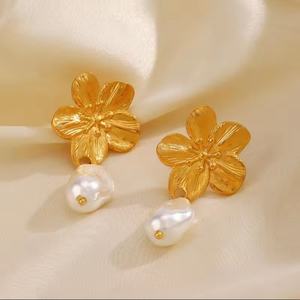 Exquisite Jewelry Retro 18k Gold Plated Chunky Irregular <b>Pearl</b> Flower Stud <b>Earring</b> Women Stainless Steel Fashion Drop <b>Earrings</b> - Product Image 4