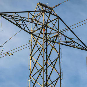 Tour de transmission en treillis haute résistance 66 kV avec structure en acier galvanisé à chaud pour la construction de lignes électriques - Product Image 6