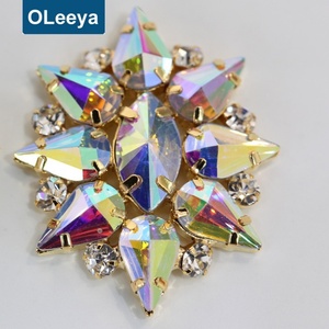 Corsages en strass à coudre en gros avec base argentée, appliques à coudre pour vêtements et robes - Product Image 5