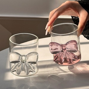 Copo de Vidro Rosa com Laço Fofo 11oz Transparente para Água, Café e Coquetéis – Atacado, Ideal para Presente de Casamento, Noivado e Festas para Mulheres - Product Image 2