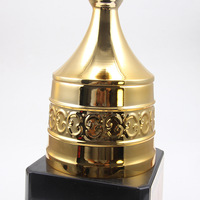 Trophée de tasse en métal de vente chaude grands trophées personnalisés récompensent l'artisanat en métal
