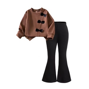 Completo Autunnale per Bambini Stile Europeo: <span class=keywords><strong>Felpa</strong></span> a Maniche Lunghe con Fiocco + Pantaloni a Zampa Tinta Unita, Set Due Pezzi per Bambina 6 Anni - Product Image 6