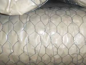 Rollos de Malla de Alambre de Hierro Galvanizado para Gallineros, Malla Hexagonal para Jaulas de Pollos - Product Image 5