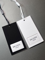Balançoire en papier de carton noir de luxe Accrocher le logo personnalisé avec sérigraphie écologique pour sacs et chaussures