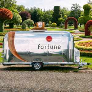 Trailer Truk Makanan Keliling, Dilengkapi dengan Fasilitas Dapur Lengkap, Dapat Menjual Hot Dog, Kopi, Es Krim, Dll. - Product Image 1