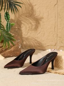 Ai piedi e in <span class=keywords><strong>amore</strong></span> da donna eleganti ciabatte e sandali in raso a punta retrò marrone per tutta la stagione - Product Image 3