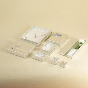 กล่องกระดาษ YZ สีเขียวเคลือบแบบเกาหลี เหมาะสำหรับเก็บเครื่องประดับ สร้างชุดของขวัญเครื่องประดับ และจัดระเบียบอย่างเป็นระเบียบเป็นของขวัญ - Product Image 2