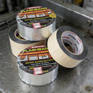 Bande bitumineuse autocollante recouverte d'aluminium |   Imperméable et résistant aux UV |   Scellant permanent pour toitures, gouttières, tuyaux et réparations extérieures - Product Image 4