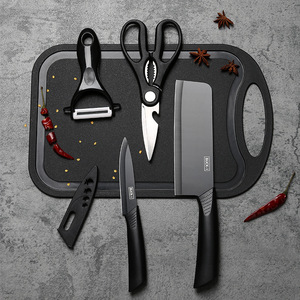 Juego de cuchillos de acero negro con cuchillo de carnicero, cuchillo para frutas, tijeras, pelador y tabla de cortar para uso en la cocina - Product Image 1