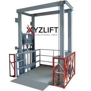 Monte-charge industriel XYZLIFT à rail de guidage, haute stabilité et capacité de charge, certifié EN81-31 - Product Image 1