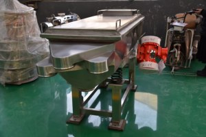 定制直线振动筛矿用筛分设备，用于砂砾矿石煤炭骨料的分类和分离 - Product Image 2