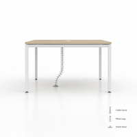 Petite table de conférence pour 4 personnes, salle de réunion