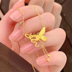 Collana con Ciondolo a Farfalla e Serpente in Acciaio Inossidabile, Design Elegante e Lussuoso, Gioiello Romantico di Alta Gamma - Product Image 3