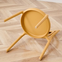 Chaise empilable pour enfants au design élégant pour manger Chaise en plastique pour enfants de couleur unique Chaise de salle à manger pour enfants de fête