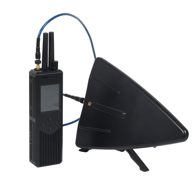 Handheld Public Security Drone Detector with Remote Control 1.5-2km Range 2.4G/5.8GHz Frequency for Indoor/Outdoor Use