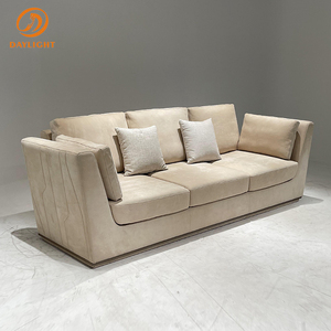 Sofá de Cuero o Tela, Beige con Líneas Minimalistas, Cojines y Almohadas Suaves, Comodidad Relajante para Sala de Estar y Rincón de Lectura - Product Image 1