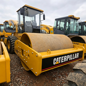 Compacteur de sol à tambour unique vibrant CS683E de marque célèbre, d'occasion, pour travaux routiers - Product Image 1