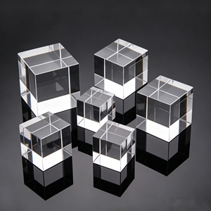 HBL Cubo di Cristallo Personalizzato con Incisione Laser 2D 3D, Fermacarte in Cristallo 3D per Regali di <span class=keywords><strong>Anniversario</strong></span> - Product Image 1
