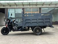 Tricycle cargo à essence fiable de 200 cm³ à carrosserie ouverte, capacité de charge de 1000 kg et vitesse de 50-70 km/h pour la logistique et la livraison