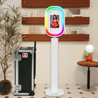 Machine Photobooth Portable avec Lumières LED Colorées et iPad, Équipée d'un Flight Case – Idéale pour Événements et Réseaux Sociaux, Prix Abordable