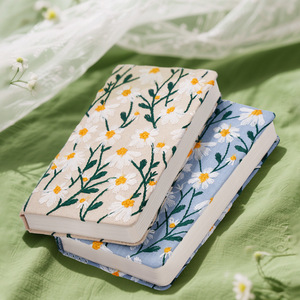 Carnet en tissu brodé mignon et simple A6, portable, avec <span class=keywords><strong>pages</strong></span> vierges et motif petite marguerite, idéal comme cadeau - Product Image 4
