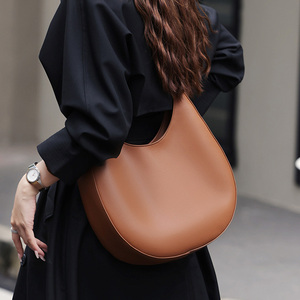 Borsa a mezza luna in pelle sintetica personalizzata da donna di alta moda con chiusura a coperchio semplice <span class=keywords><strong>tutto</strong></span> borsa di grande capacità - Product Image 5