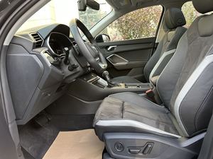 <span class=keywords><strong>Audi</strong></span> Q3 35 TFSI Fashion Sporty Edition 2023 Usata, Grigio e Bianco, Cerchi da 19 Pollici, Bagagliaio Elettrico - Offerta Imperdibile - Product Image 6