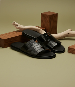 Sandales en cuir pour hommes de haute qualité avec semelle en caoutchouc antidérapante, semelle intérieure douce, pantoufles décontractées à la mode pour un confort quotidien - Product Image 1