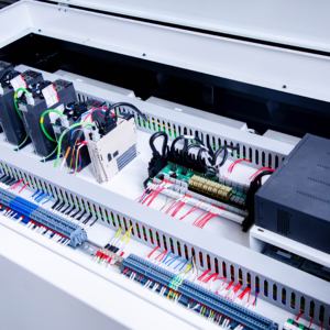 Machine de découpe laser à fibre à table unique ADH <span class=keywords><strong>ULF</strong></span> 1500w 3000*1500mm - Product Image 2
